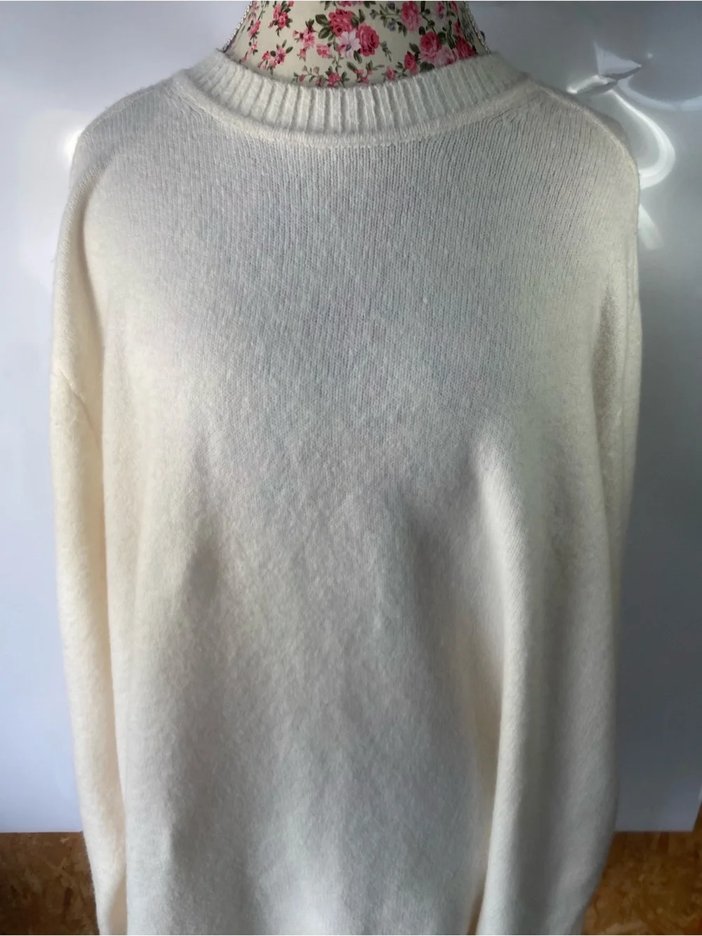 GAP Cream Crewneck Sweater